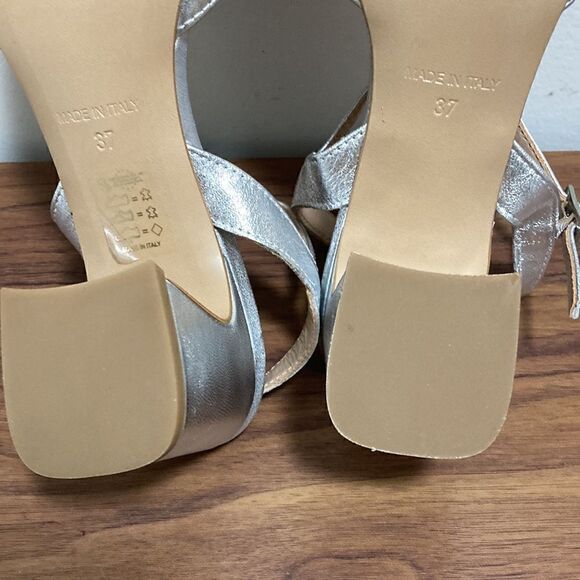 Ma+DE |94 Metallic Silver Leather Sandals with Curved Block Heel. Size 37. - Picture 6 of 8